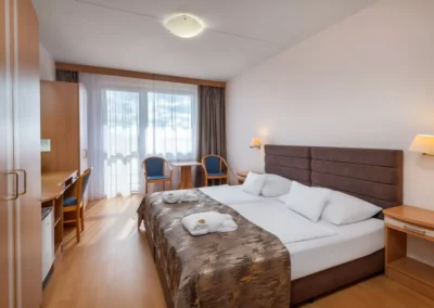 Boxspring ágy a kétágyas szobában